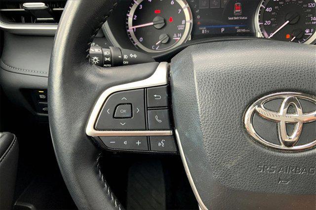 used 2023 Toyota Highlander car, priced at $35,677