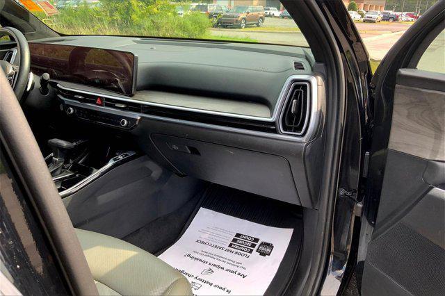 used 2025 Kia Sorento car, priced at $38,198