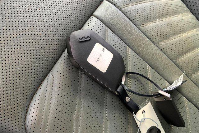 used 2025 Kia Sorento car, priced at $38,198