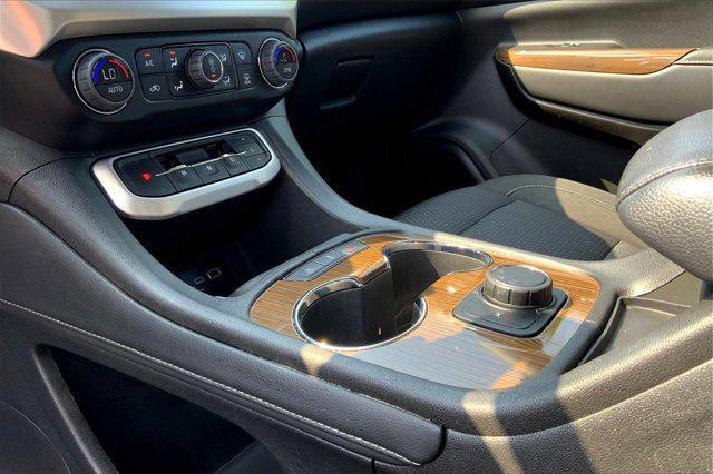 used 2023 GMC Acadia car, priced at $27,393