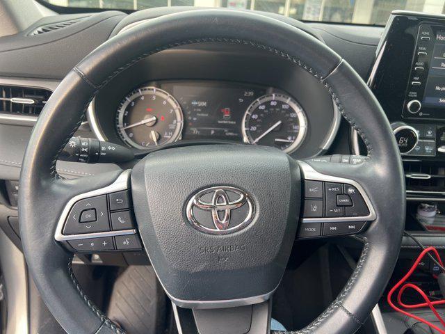 used 2022 Toyota Highlander car, priced at $33,818