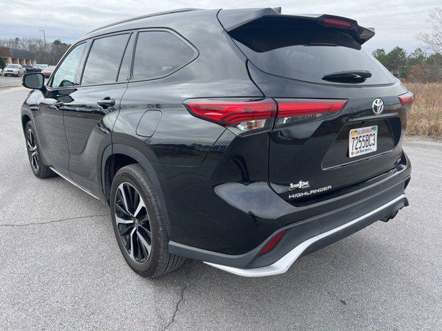 used 2021 Toyota Highlander car, priced at $32,990