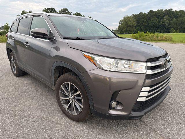 used 2019 Toyota Highlander car, priced at $26,998