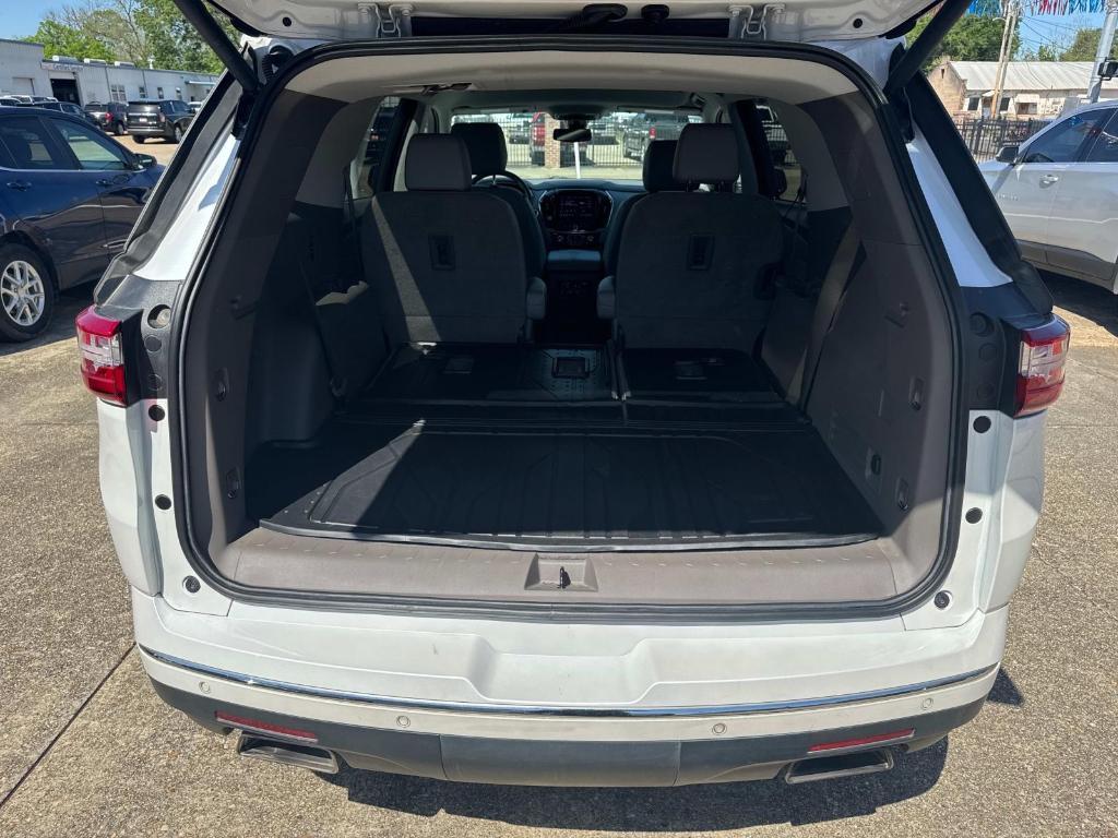 used 2021 Chevrolet Traverse car, priced at $27,995