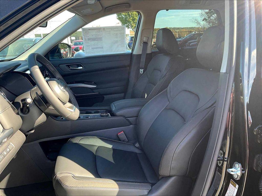 new 2025 Nissan Pathfinder car, priced at $42,850