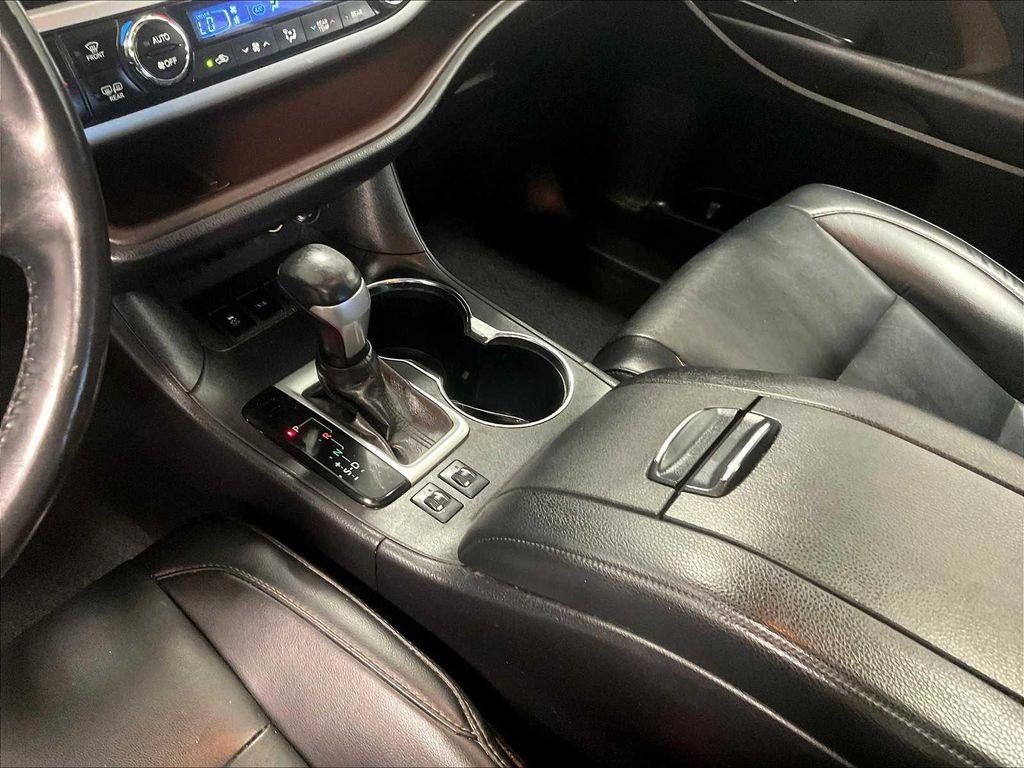 used 2019 Toyota Highlander car, priced at $23,300