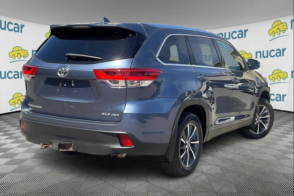 used 2019 Toyota Highlander car, priced at $26,900
