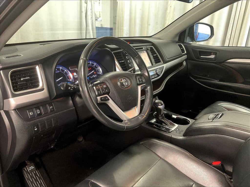 used 2019 Toyota Highlander car, priced at $23,300