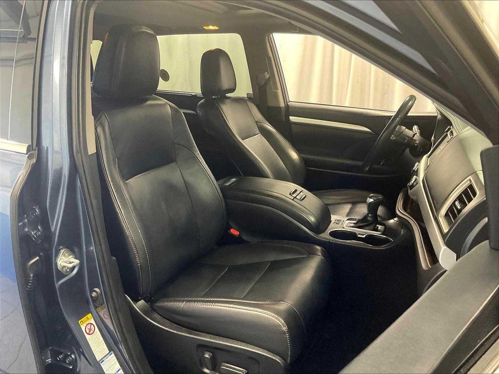 used 2019 Toyota Highlander car, priced at $23,300