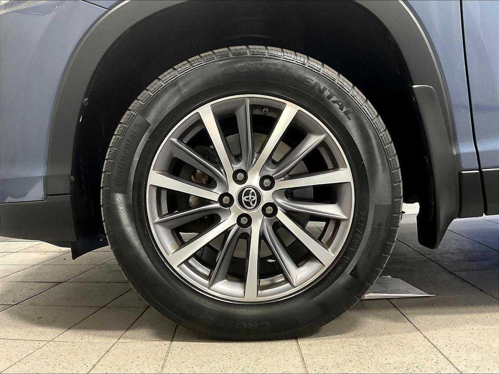 used 2019 Toyota Highlander car, priced at $23,300