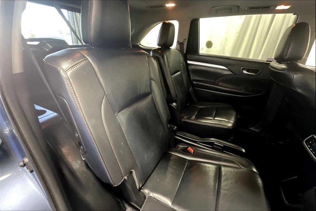 used 2019 Toyota Highlander car, priced at $26,900