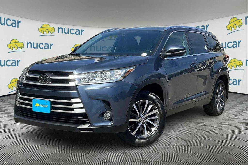 used 2019 Toyota Highlander car, priced at $26,900
