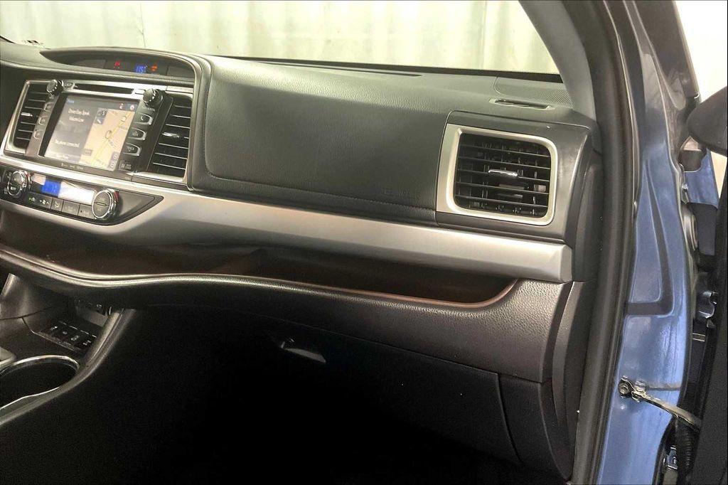 used 2019 Toyota Highlander car, priced at $26,900