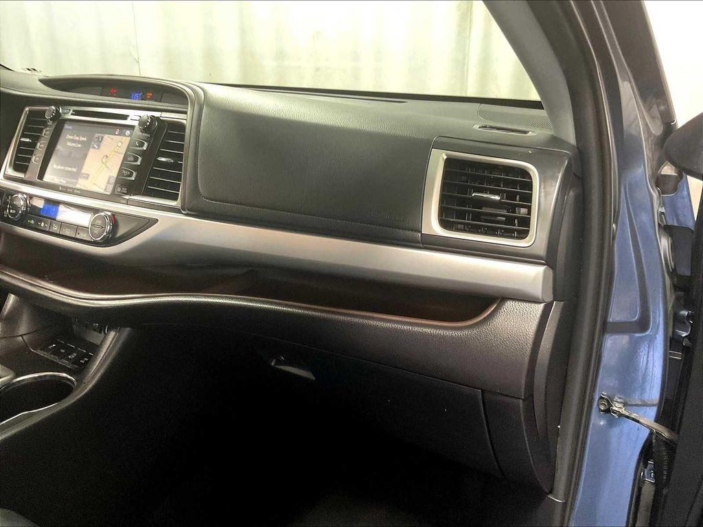 used 2019 Toyota Highlander car, priced at $23,300