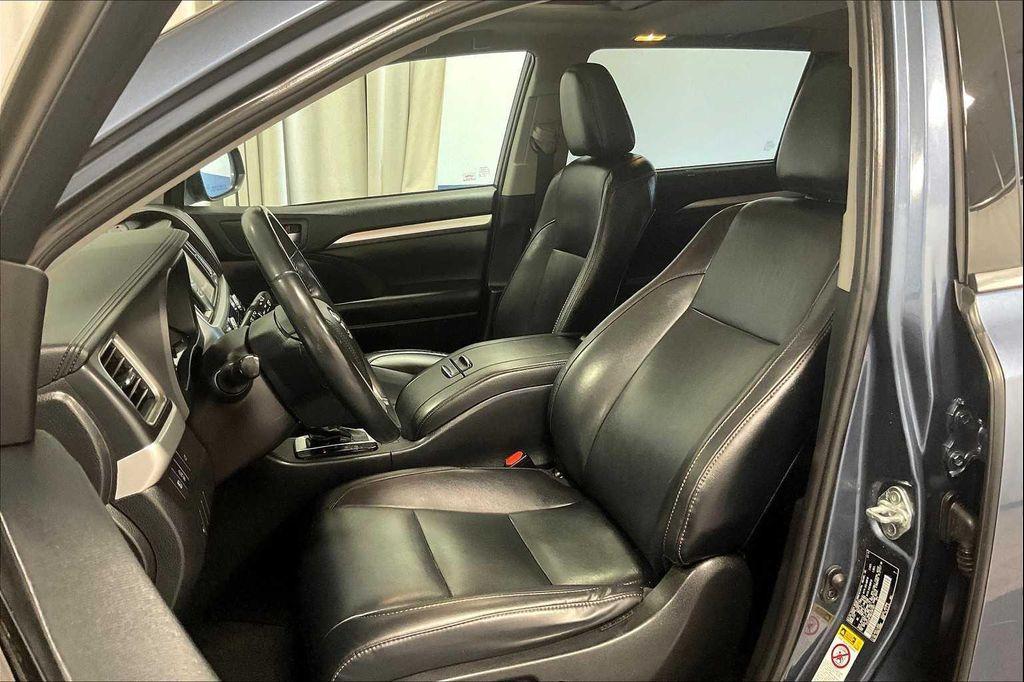 used 2019 Toyota Highlander car, priced at $26,900