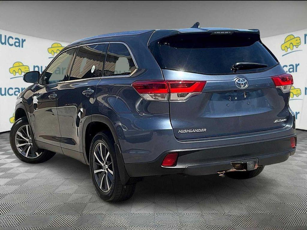 used 2019 Toyota Highlander car, priced at $23,300
