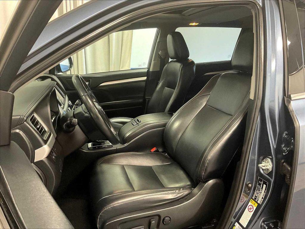 used 2019 Toyota Highlander car, priced at $23,300