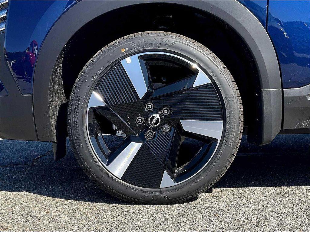 new 2025 Nissan Kicks car, priced at $29,663