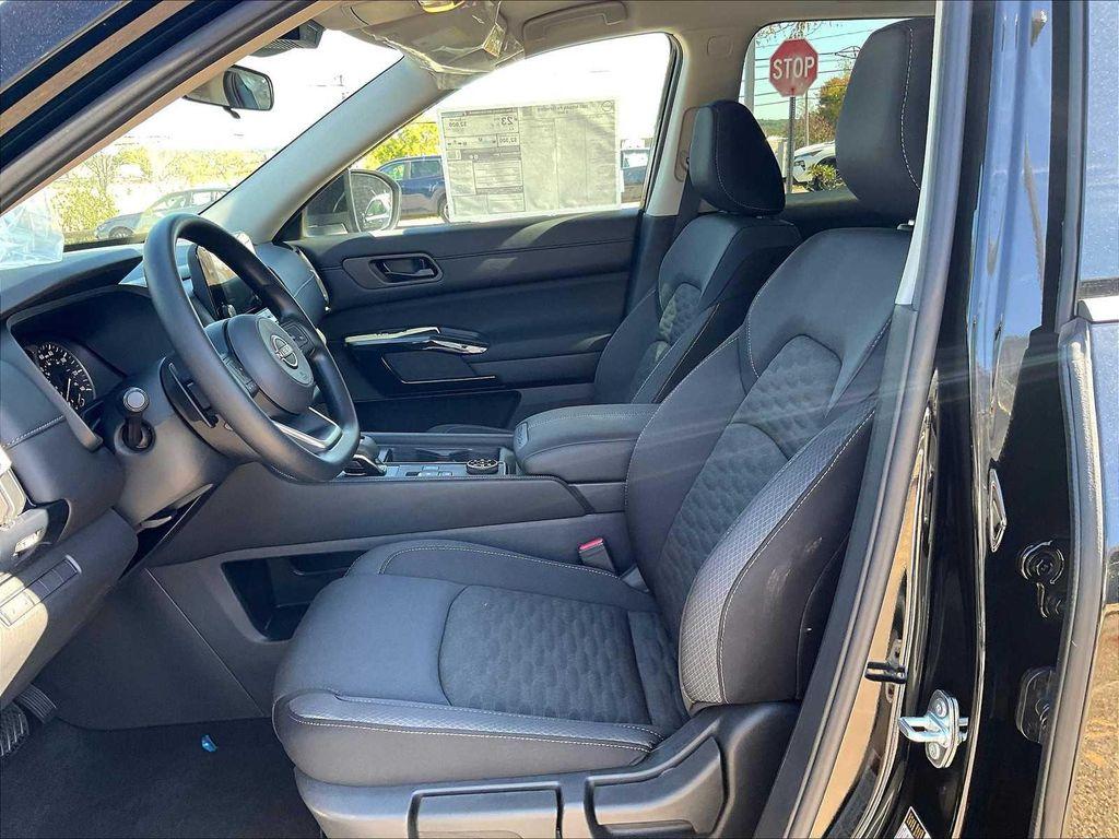 new 2025 Nissan Pathfinder car, priced at $37,177