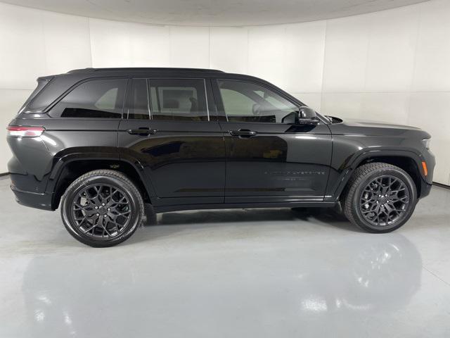 new 2025 Jeep Grand Cherokee car, priced at $64,900