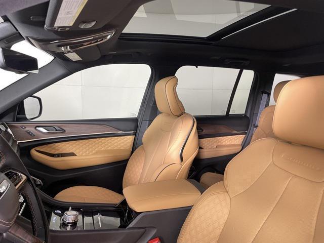 new 2025 Jeep Grand Cherokee car, priced at $64,900