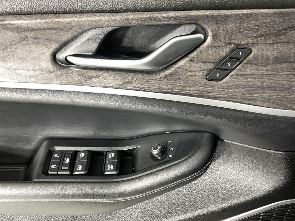 used 2022 Jeep Grand Cherokee car, priced at $23,700