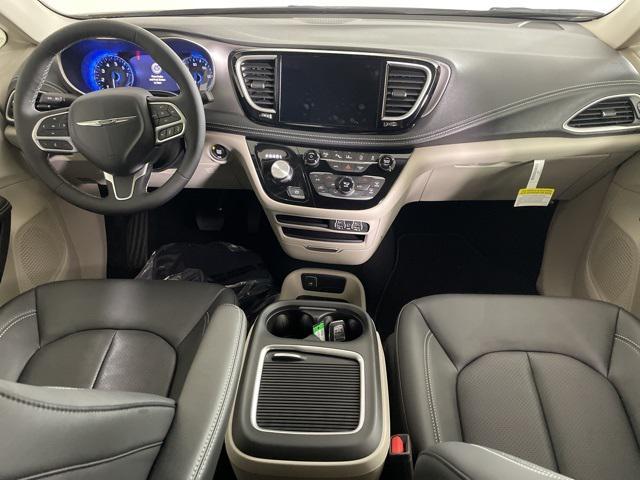 new 2024 Chrysler Pacifica car, priced at $37,401