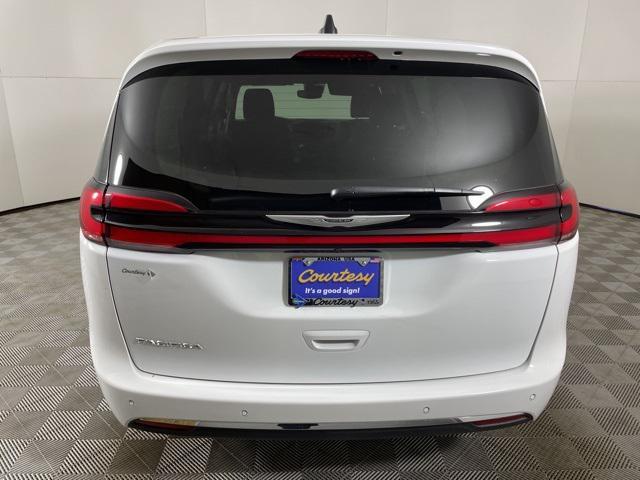 new 2024 Chrysler Pacifica car, priced at $37,401