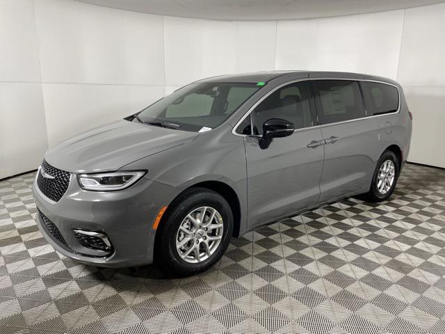 new 2025 Chrysler Pacifica car, priced at $39,920