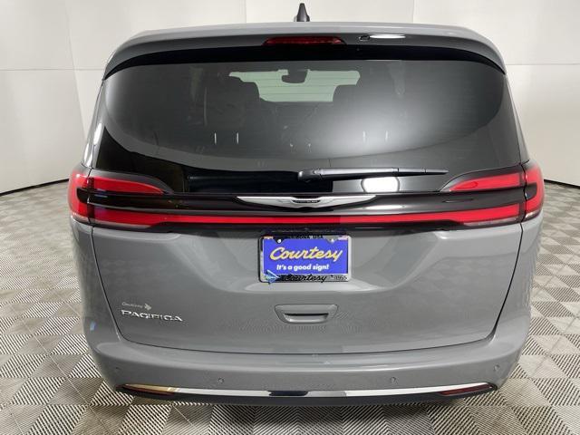 new 2025 Chrysler Pacifica car, priced at $39,920