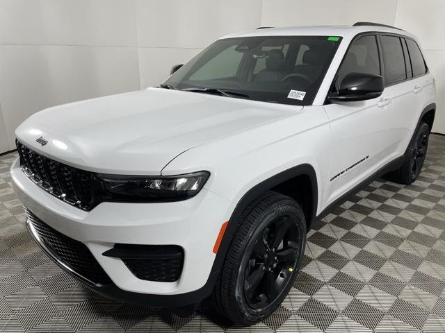 new 2025 Jeep Grand Cherokee car, priced at $44,075