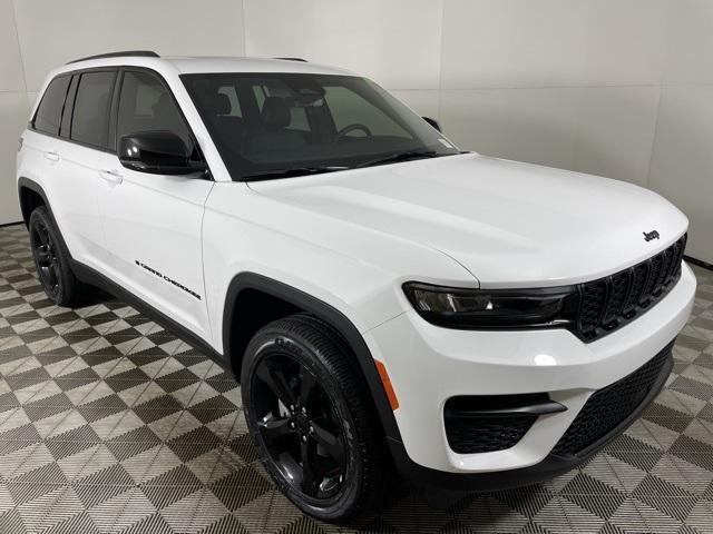 new 2025 Jeep Grand Cherokee car, priced at $44,075