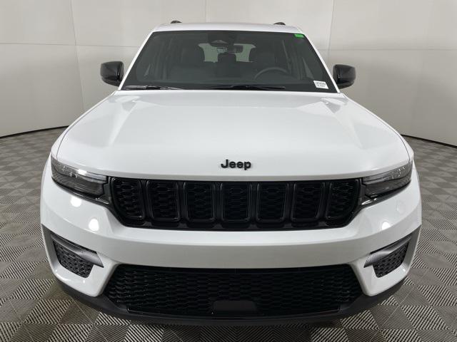 new 2025 Jeep Grand Cherokee car, priced at $44,075