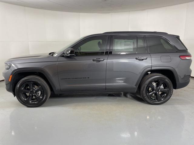 new 2025 Jeep Grand Cherokee car, priced at $38,900
