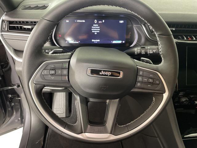 new 2025 Jeep Grand Cherokee car, priced at $38,900