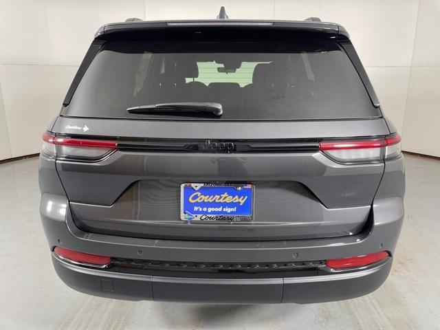 new 2025 Jeep Grand Cherokee car, priced at $38,900
