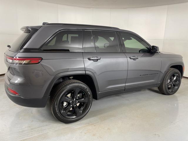 new 2025 Jeep Grand Cherokee car, priced at $38,900