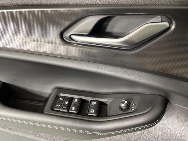 new 2025 Jeep Grand Cherokee car, priced at $38,900