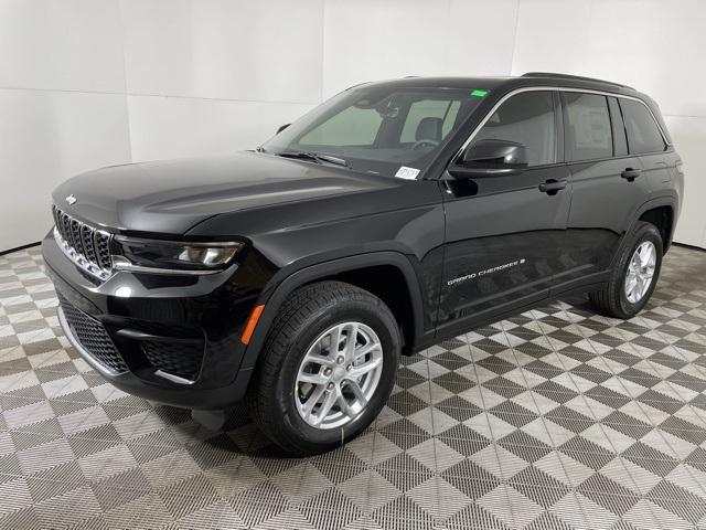 new 2025 Jeep Grand Cherokee car, priced at $39,670