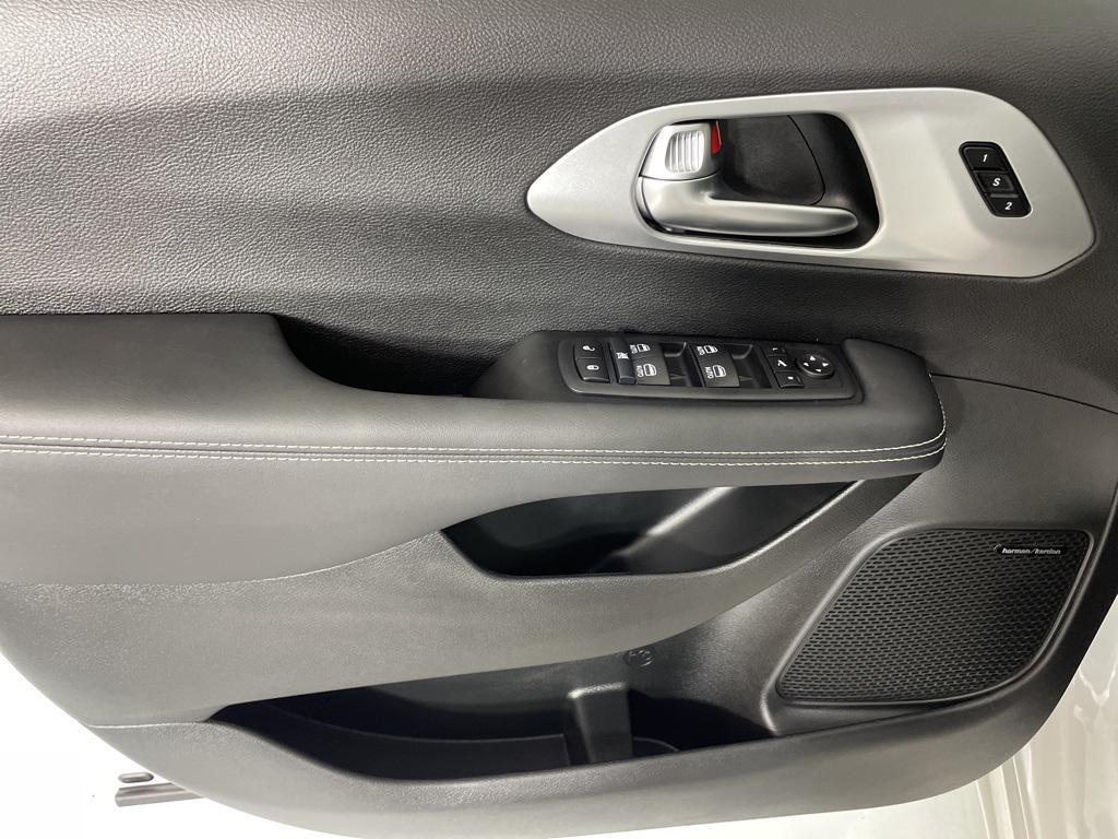 new 2026 Chrysler Pacifica car, priced at $49,747