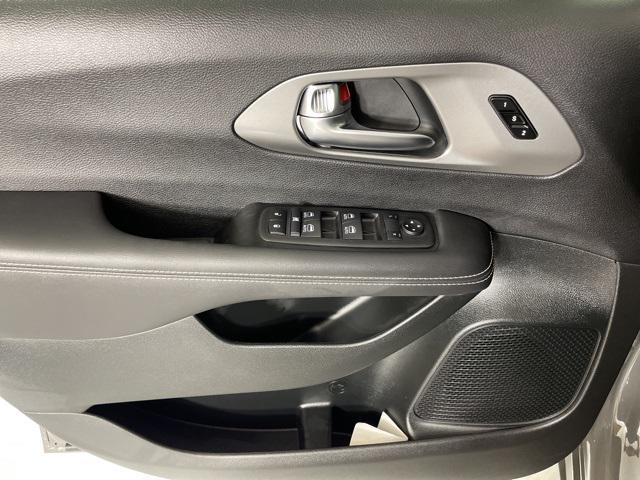 new 2025 Chrysler Pacifica car, priced at $36,940