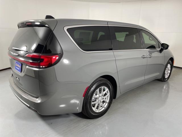 new 2025 Chrysler Pacifica car, priced at $36,940