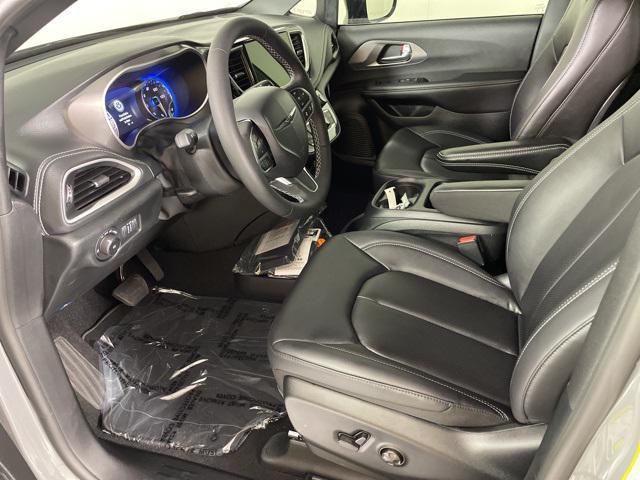new 2025 Chrysler Pacifica car, priced at $36,940