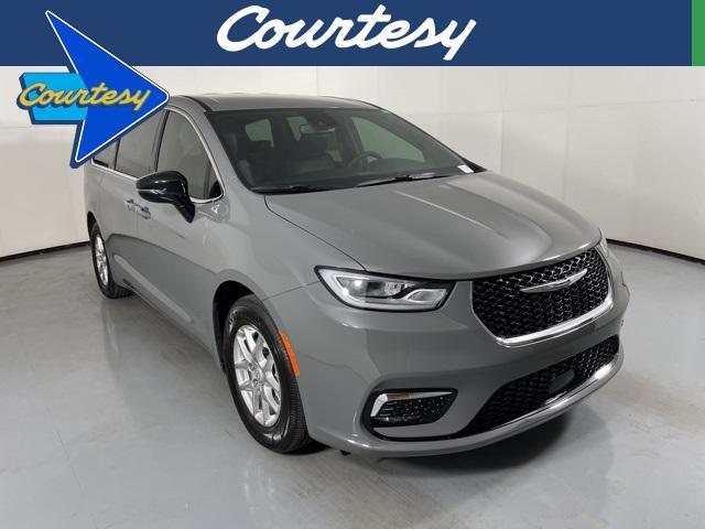 new 2025 Chrysler Pacifica car, priced at $38,440