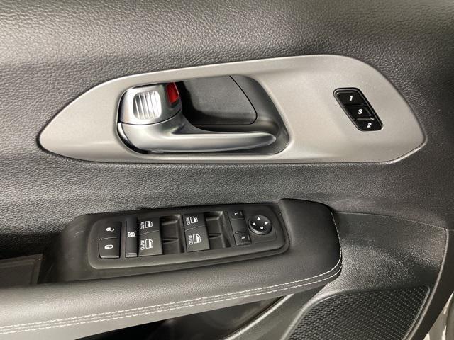 new 2025 Chrysler Pacifica car, priced at $36,940