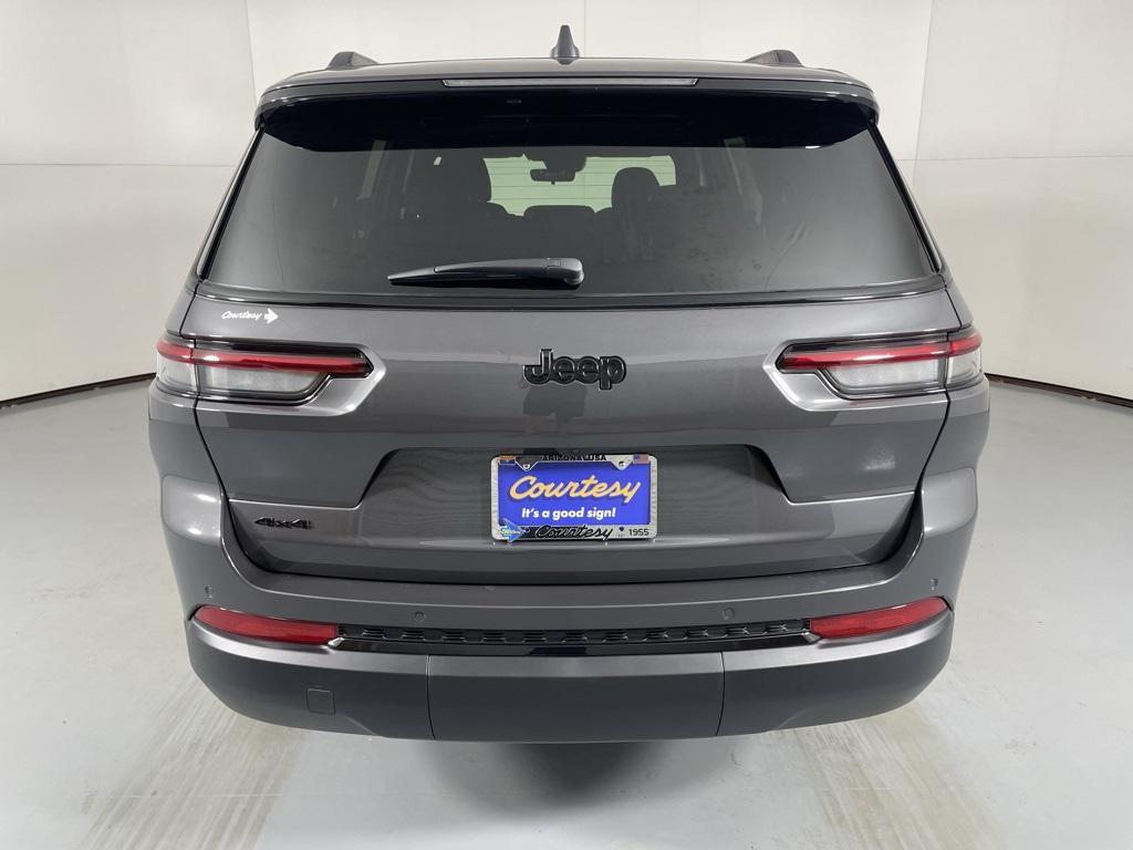 new 2025 Jeep Grand Cherokee car, priced at $40,900