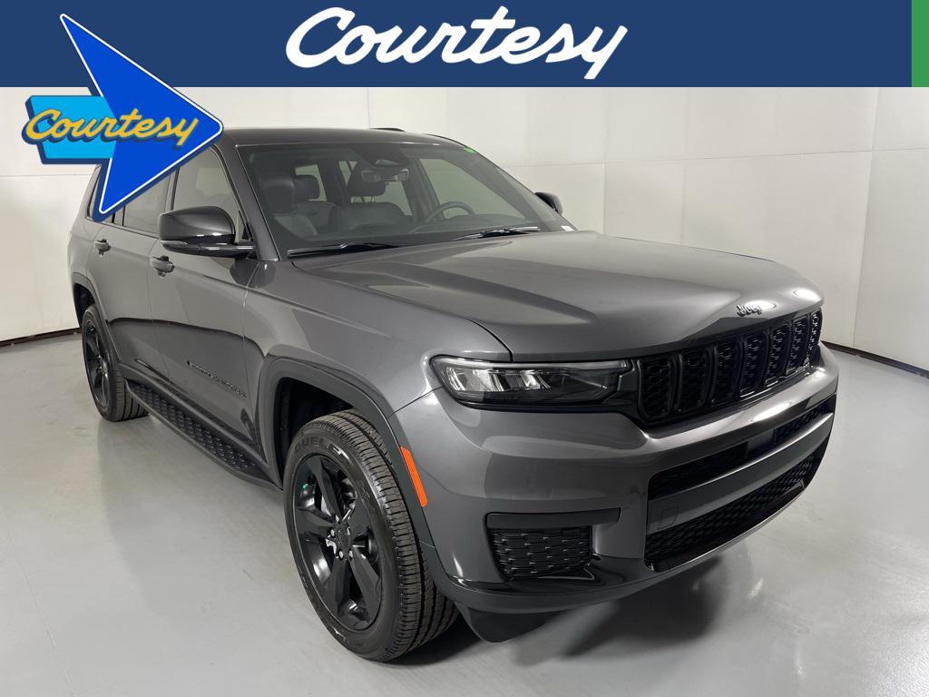 new 2025 Jeep Grand Cherokee car, priced at $40,900
