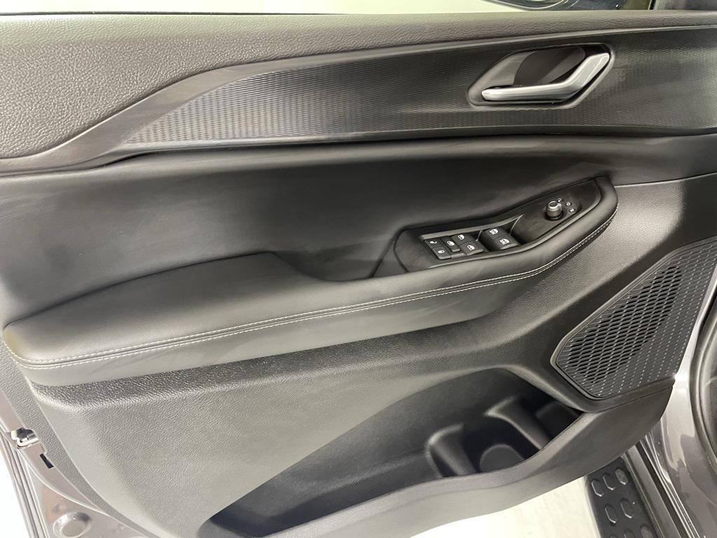 new 2025 Jeep Grand Cherokee car, priced at $40,900