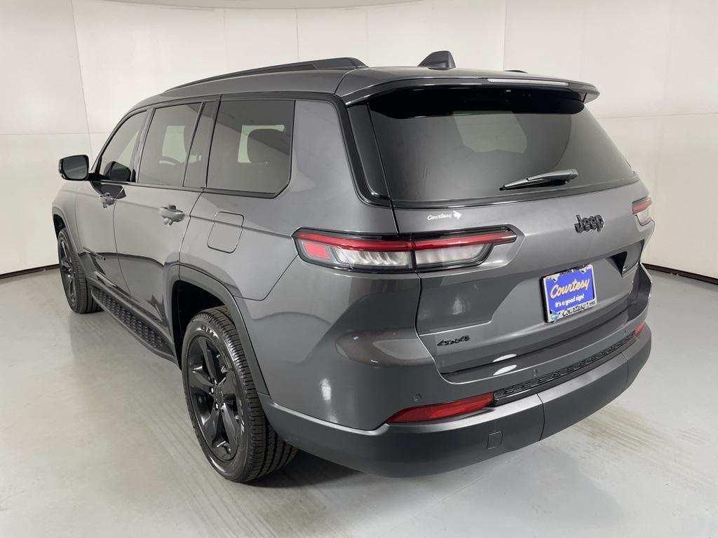 new 2025 Jeep Grand Cherokee car, priced at $40,900