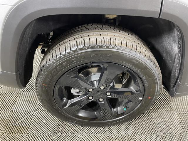 new 2025 Jeep Grand Cherokee car, priced at $53,841